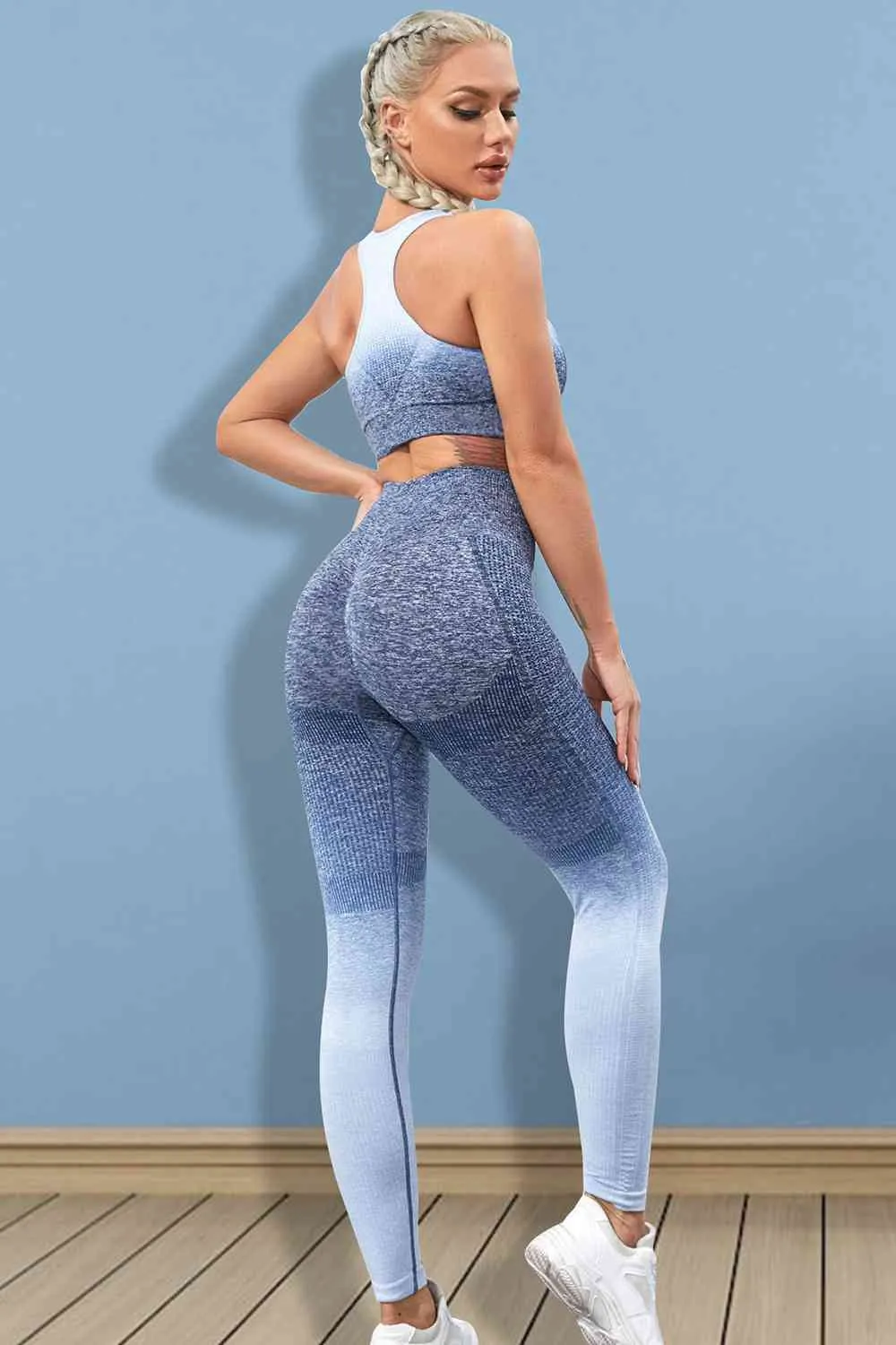 Chic Gradient Athleisure Tank Outfit