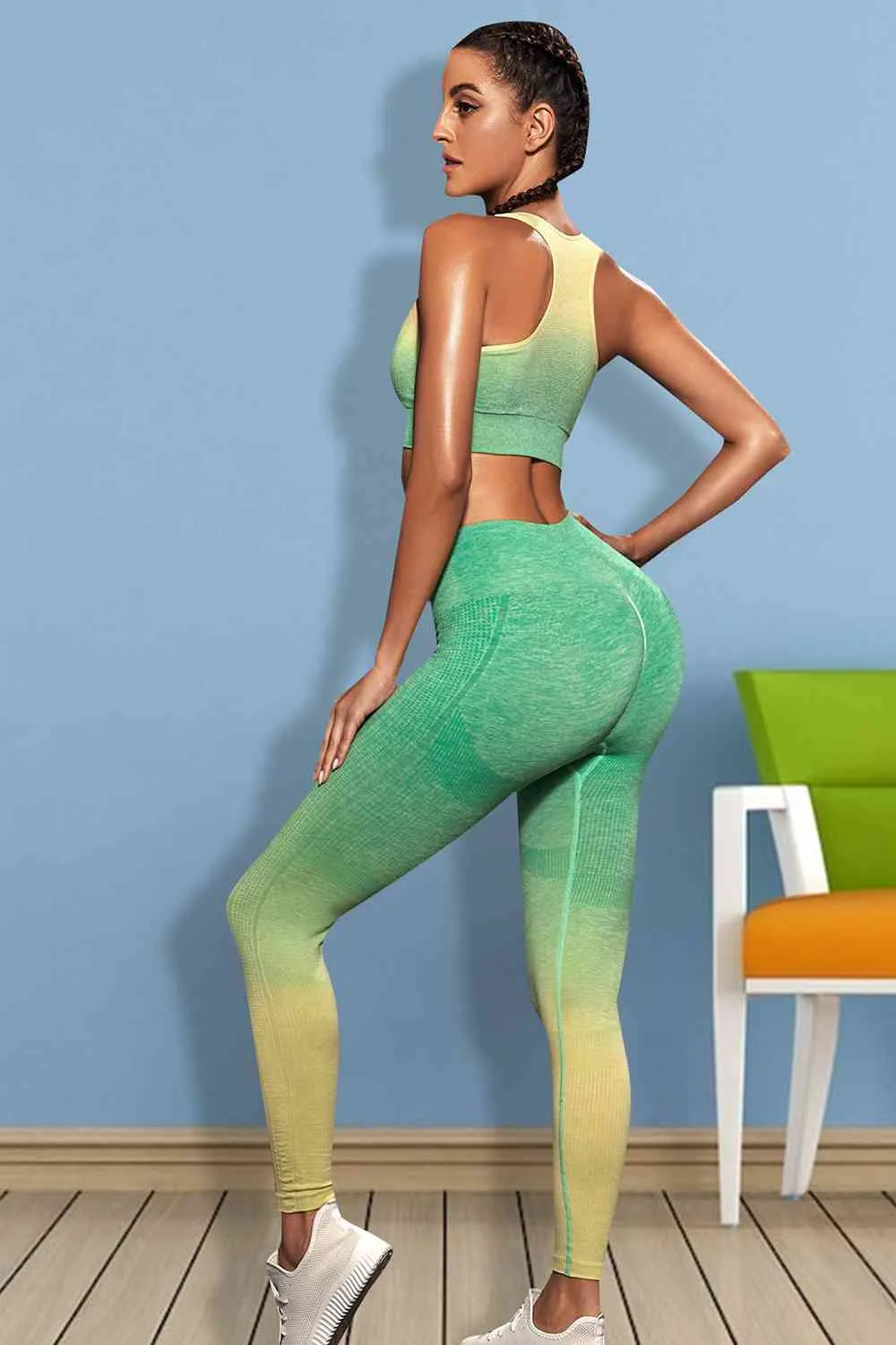 Chic Gradient Athleisure Tank Outfit